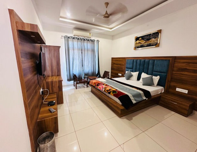 1 x Luxury Room